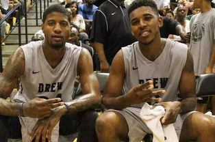 防守端完全是另一种强度（防守强度截然不同）