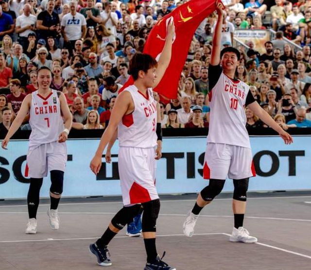 领袖气质，一眼就能看出来（领导风范，一眼可辨）