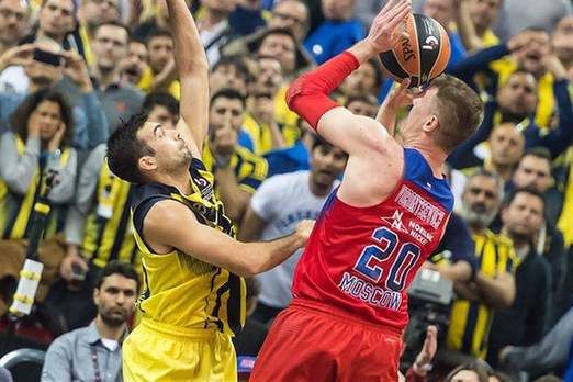 别把跑车当坦克！莱奥转型中锋，是补了短板却废了武功？（别让跑车去撞线！莱奥转中锋，补短还是削长？）