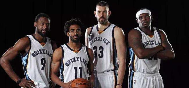 尤文客战紫百合大名单：伊尔迪兹领衔，凯利、卡瓦尔回归（尤文做客紫百合出征名单：伊尔迪兹压阵，凯利、卡瓦尔双双复出）