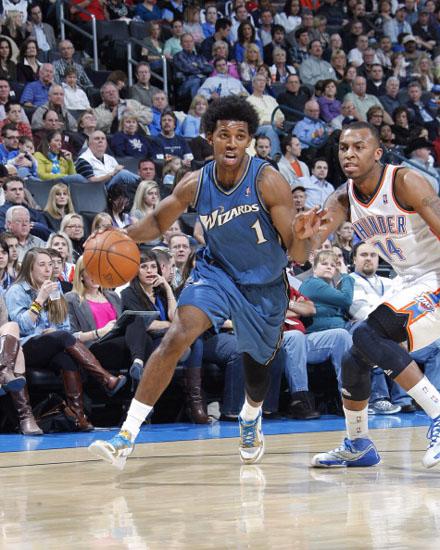 英超前瞻：利兹联伤兵满营残阵出征，切尔西近期状态极为出色（英超前瞻：利兹联伤病缠身客场出击，切尔西近况火热）